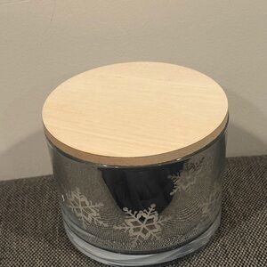 Sand + Fog vanilla snowflake candle